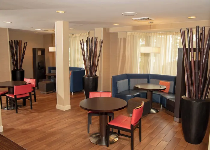 Courtyard By Marriott Erie Ambassador Conference Center